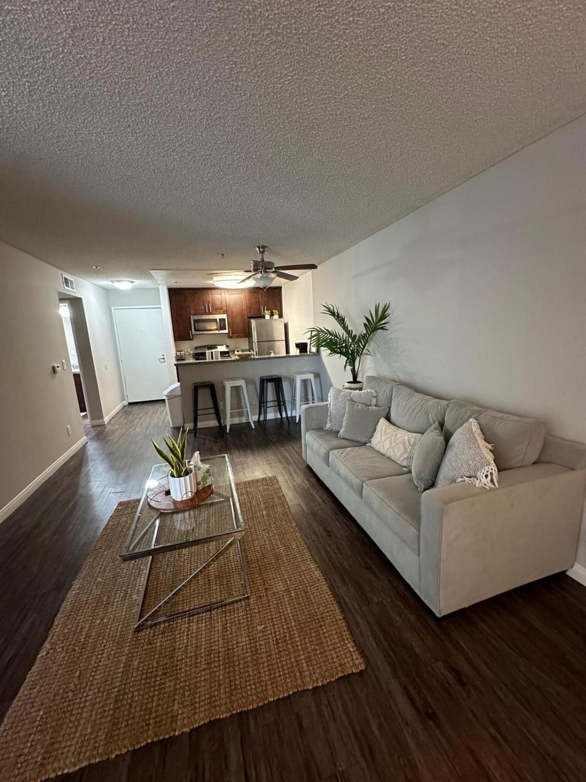Incredible Two Bedroom Hollywood Apartments Free Parking ลอสแอนเจลิส ภายนอก รูปภาพ