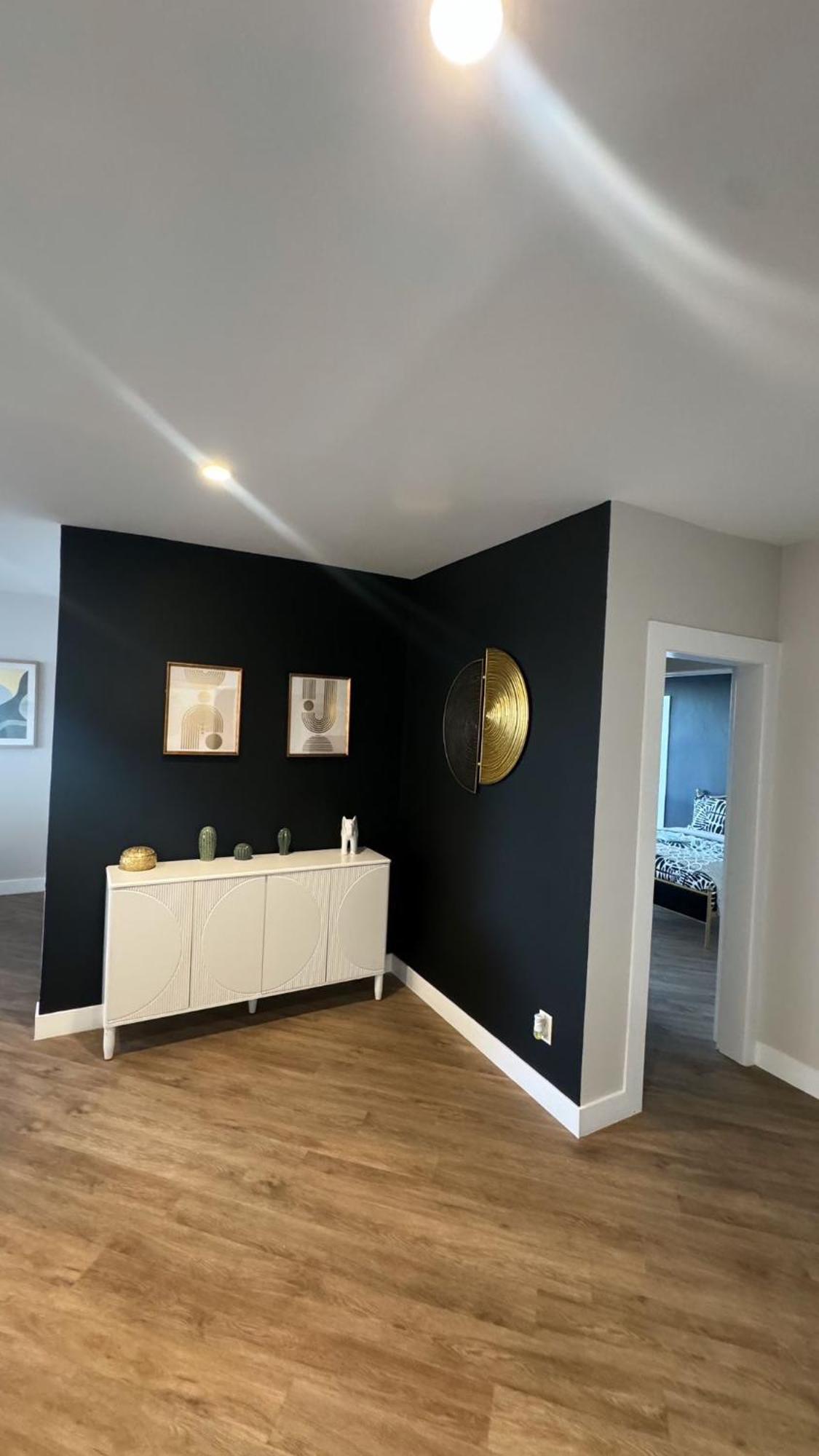 Incredible Two Bedroom Hollywood Apartments Free Parking ลอสแอนเจลิส ภายนอก รูปภาพ